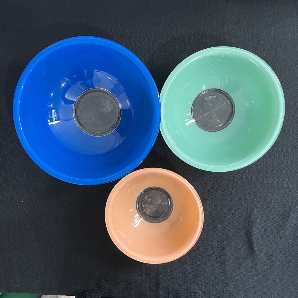 Vintage Pyrex Primary Colors Nesting Mixing Bowl Set 3 Blue Green Peach 400